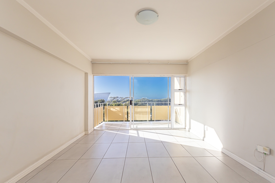 To Let 2 Bedroom Property for Rent in Green Point Western Cape